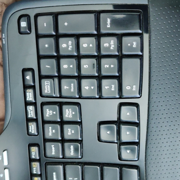 Logitech Keyboard - Picture 7 of 7